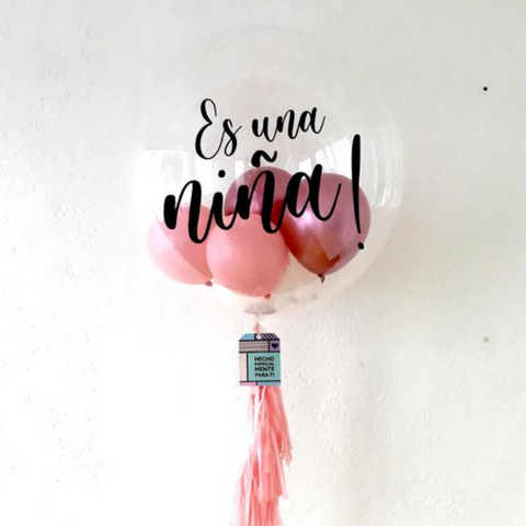 Globo gigante transparente con mini globos "ES UNA NIÑA!"
